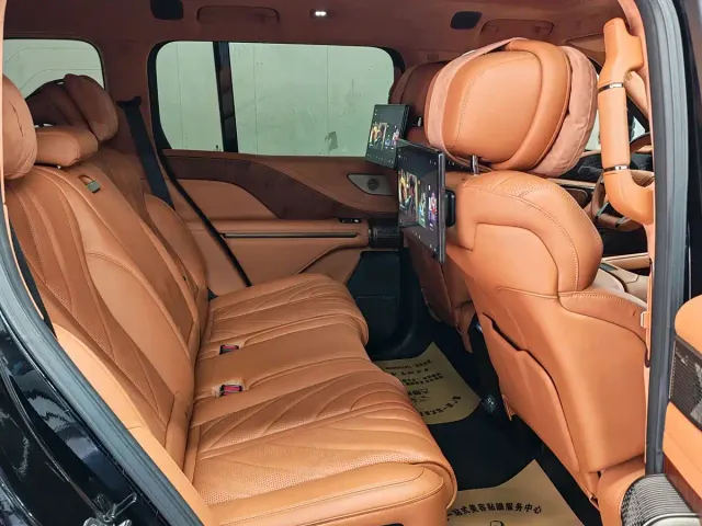 BYD U8 — Фото автомобиля 10