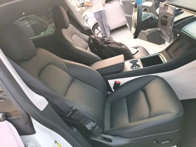 Tesla Model Y — Фото автомобиля 24