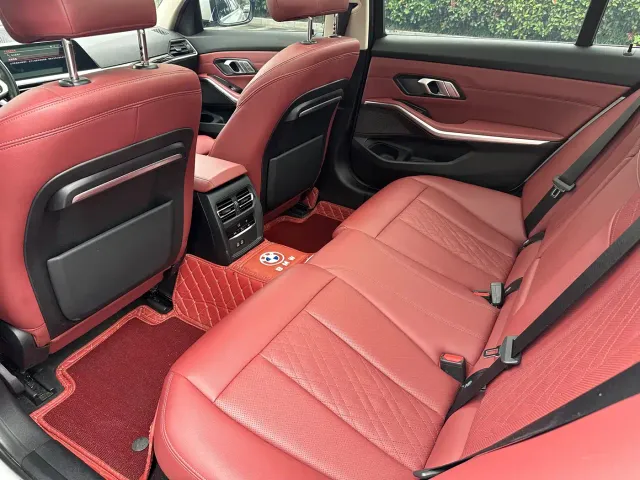 BMW 3 Series — Фото автомобиля 10