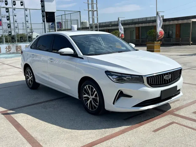 Geely Emgrand — Фото автомобиля 3