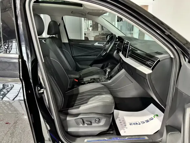 Volkswagen Tiguan L PHEV — Фото автомобиля 21