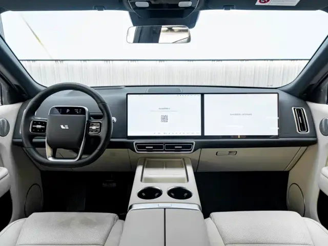 Li Auto L9 — Фото автомобиля 16