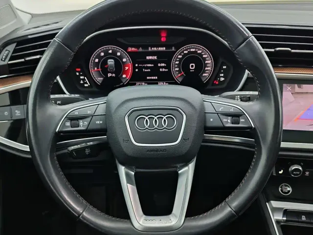 Audi Q3 — Фото автомобиля 12