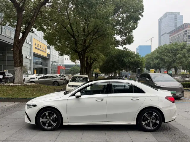 Mercedes-Benz A-Class — Фото автомобиля 7