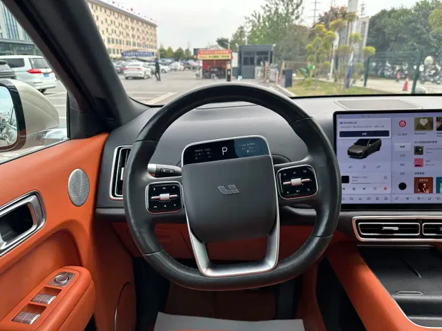 Li Auto L9 — Фото автомобиля 4