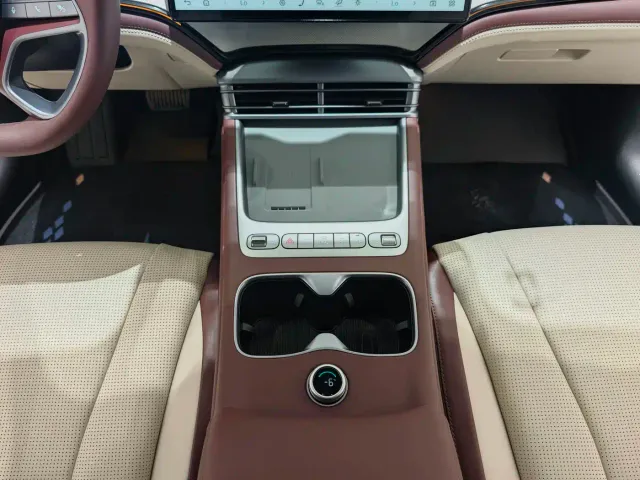 BYD Seal 07 DM-i — Фото автомобиля 8