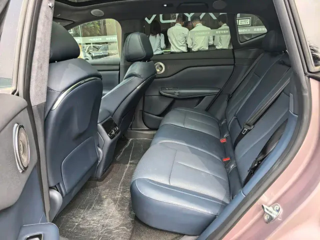 Voyah Auto Voyah Zhiyin 2025 Model 2WD Huawei Qiankun Edition — Фото автомобиля 13