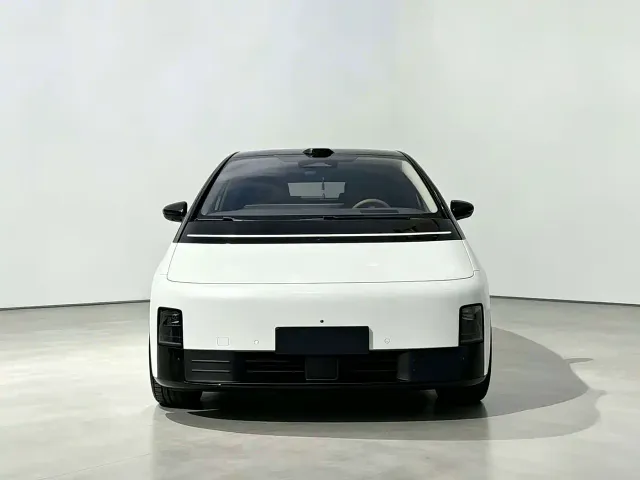 Li Auto MEGA — Фото автомобиля 3