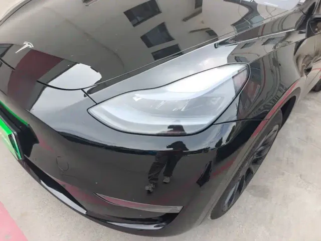 Tesla Model Y — Фото автомобиля 23