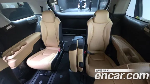 Kia Carnival Generation 4 — Фото автомобиля 18