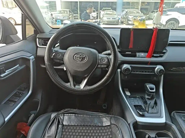 Toyota Wildlander — Фото автомобиля 10