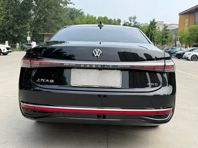 Volkswagen Passat — Фото автомобиля 7