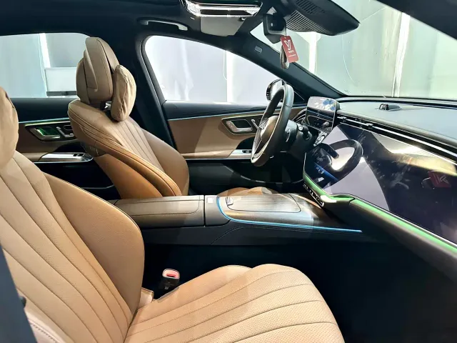 Mercedes-Benz E-Class — Фото автомобиля 9