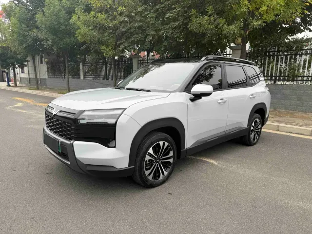 Фотография автомобиля — Wuling Starlight 560