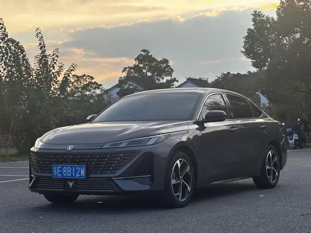 Фотография автомобиля — Changan Eado