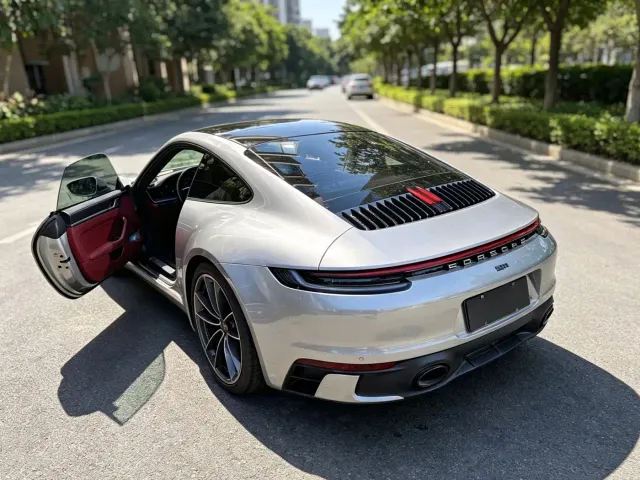 Porsche 911 — Фото автомобиля 2