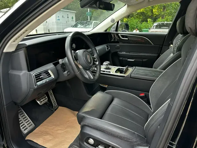 Hongqi E-HS9 — Фото автомобиля 2