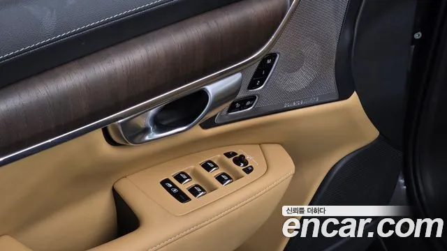Volvo S90 — Фото автомобиля 21