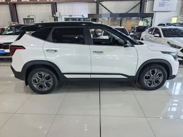 Kia Seltos — Фото автомобиля 4