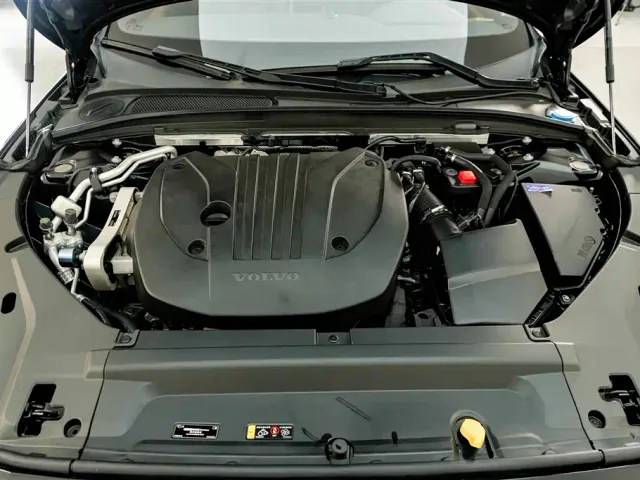 Volvo S90 — Фото автомобиля 24