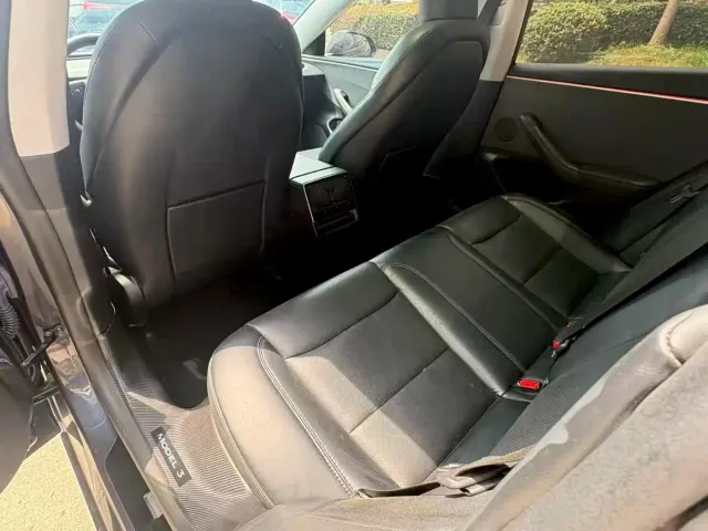 Tesla Model 3 — Фото автомобиля 9