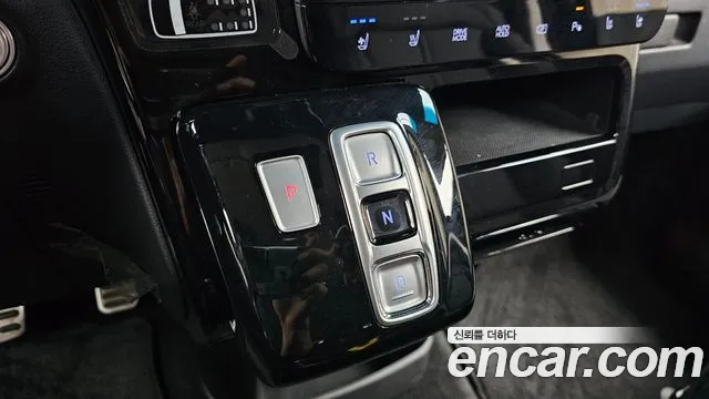 Hyundai Staria Staria Lounge 9 мест — Фото автомобиля 9