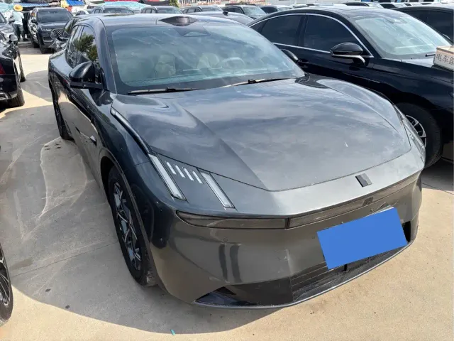 Lynk & Co Z10 — Фото автомобиля 3