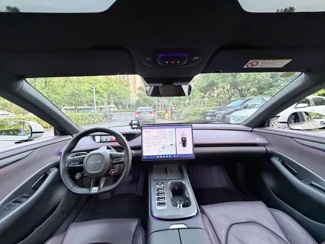 Xiaomi SU7 — Фото автомобиля 6