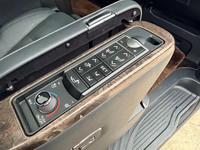 Toyota Alphard — Фото автомобиля 20