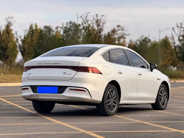 BYD Qin PLUS — Фото автомобиля 6