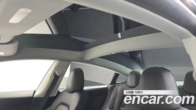 Tesla Model 3 — Фото автомобиля 16