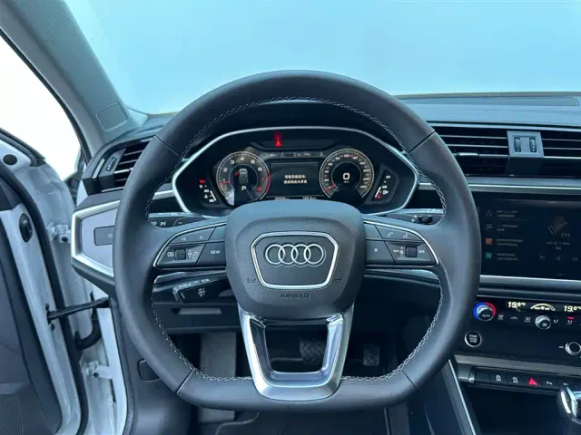 Audi Q3 — Фото автомобиля 9