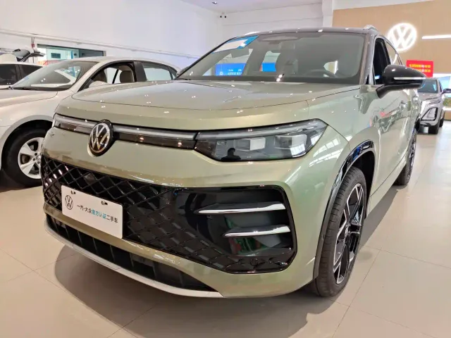 Фотография автомобиля — Volkswagen Tayron