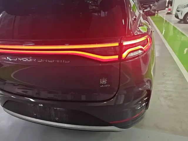 BYD Tang — Фото автомобиля 7
