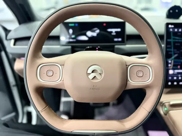 Nio ES8 — Фото автомобиля 13