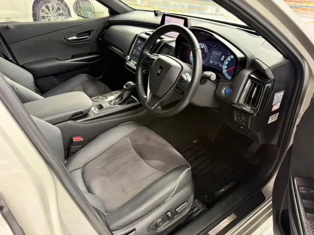 Toyota Crown — Фото автомобиля 6