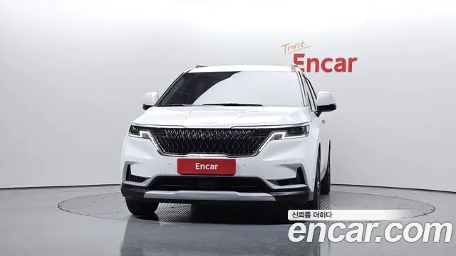 Kia Canival — Фото автомобиля 3