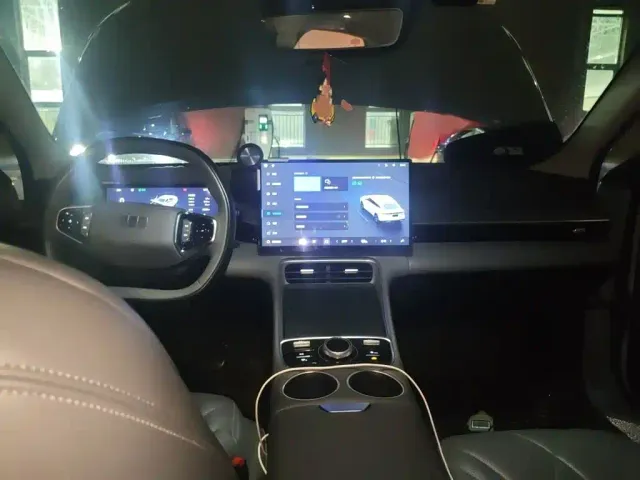 Geely Galaxy L6 — Фото автомобиля 12