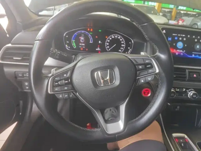 Honda Accord — Фото автомобиля 10