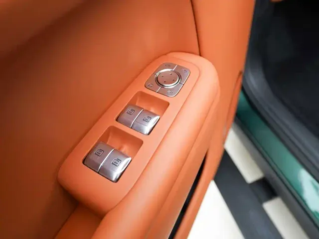Li Auto L9 — Фото автомобиля 10