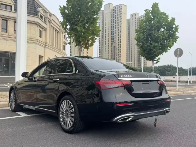 Mercedes-Benz E-Class — Фото автомобиля 10