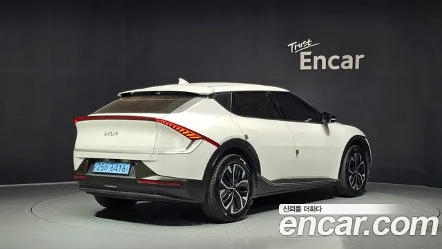 Kia EV6 — Фото автомобиля 2