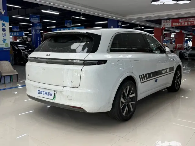 Li Auto L7 — Фото автомобиля 14