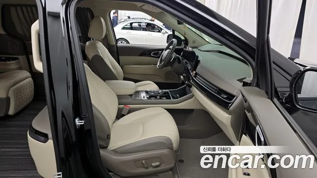 Kia Canival Новый Carnival 4 поколение Бензин 4 места Hi-Limousine — Фото автомобиля 11