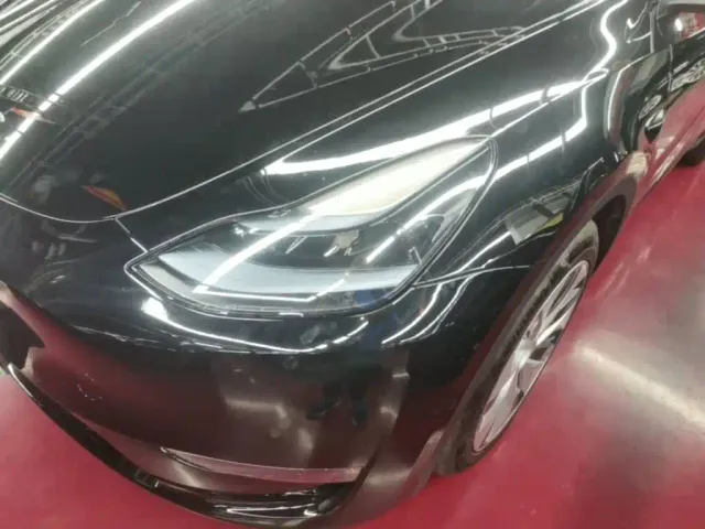 Tesla Model Y — Фото автомобиля 23