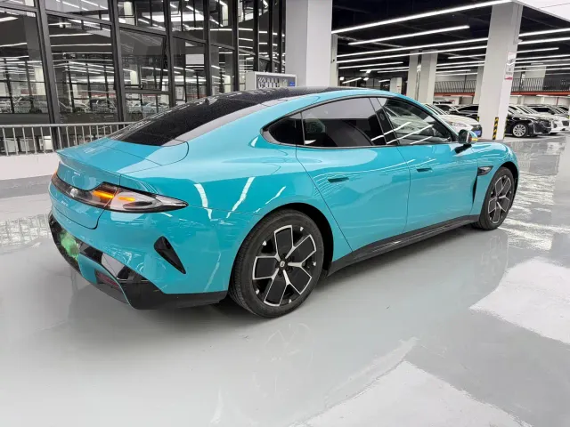 Xiaomi SU7 — Фото автомобиля 12