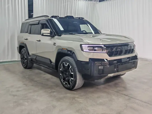 BYD FangChengBao Leopard 8 — Фото автомобиля 3