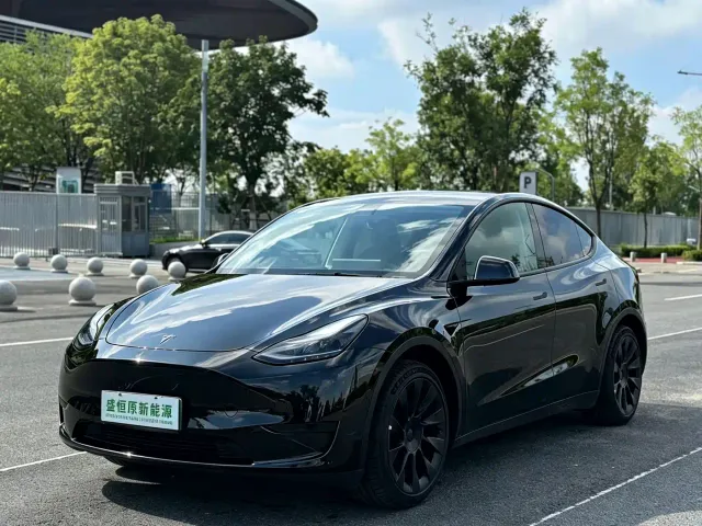 Фотография автомобиля — Tesla Model Y