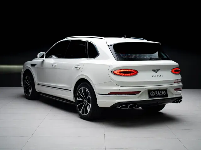 Bentley Bentayga — Фото автомобиля 7