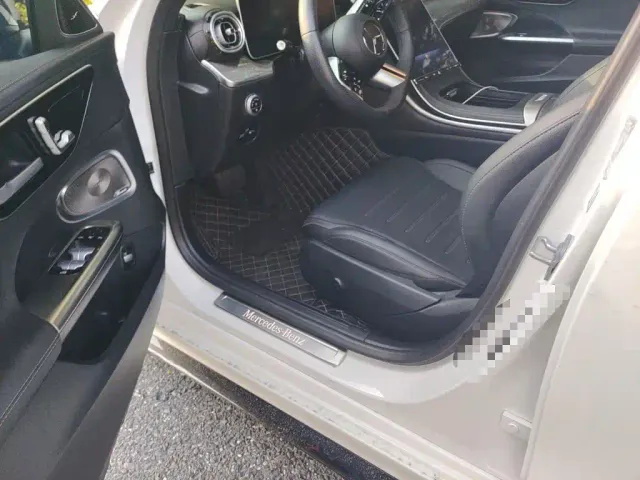 Mercedes-Benz C-Class — Фото автомобиля 12